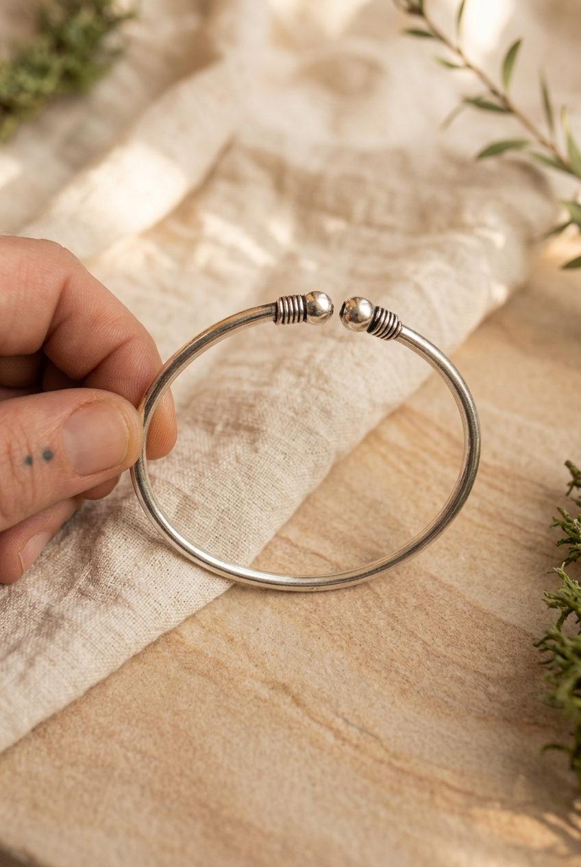 Ball-End Boho Bangle – Silver-Plated Mixed Metal