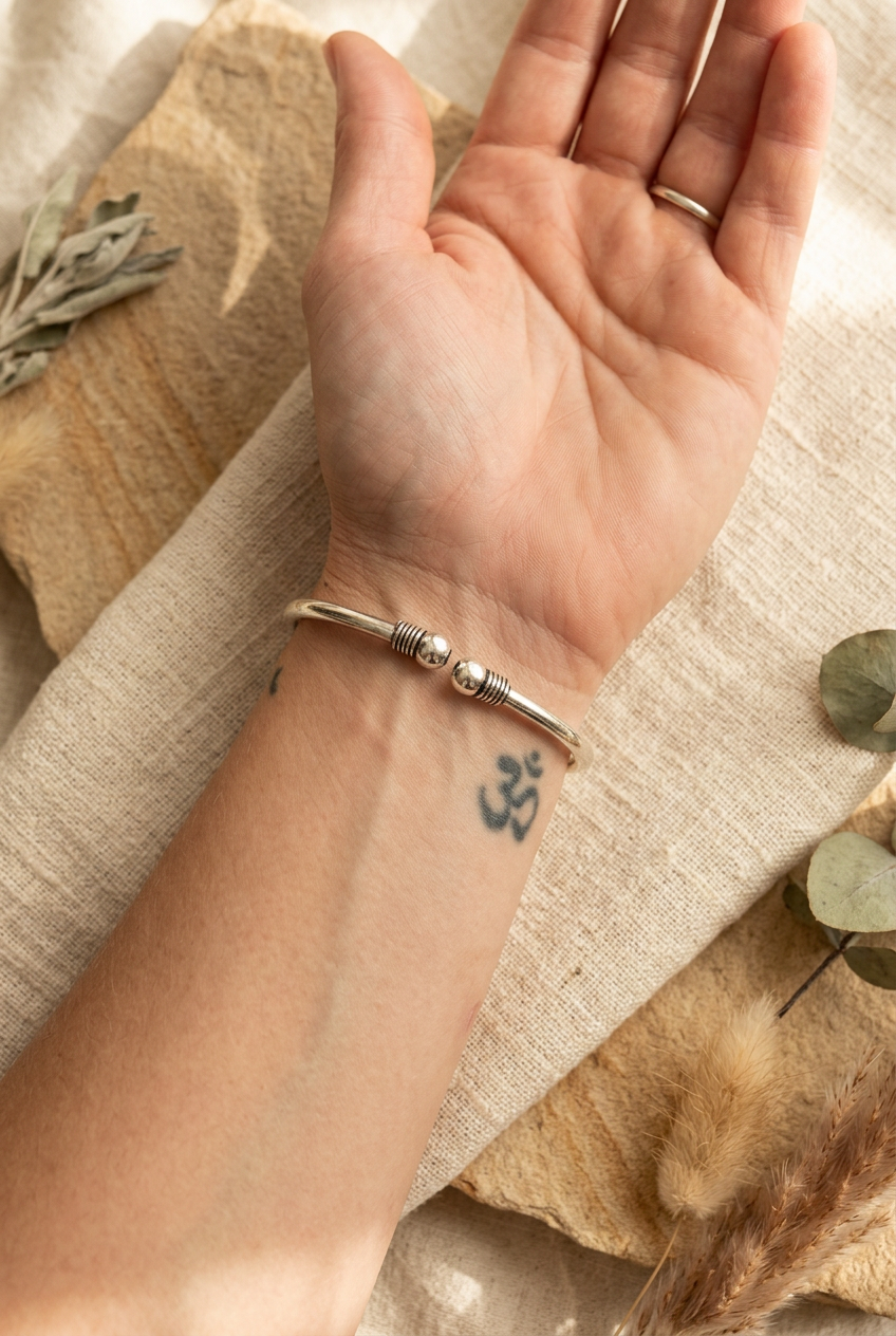 Ball-End Boho Bangle – Silver-Plated Mixed Metal